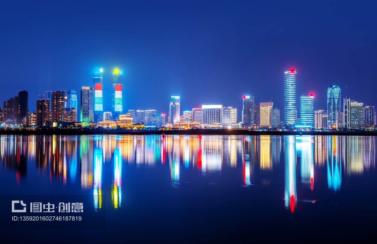 中国江西南昌红谷滩城市夜景